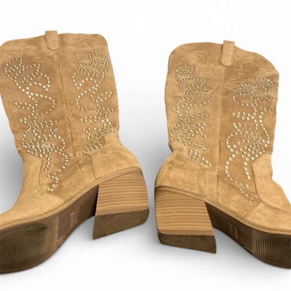 Madden Girl Tan Faux Suede Western Boots | Size 10 Studded Cowboy Zip - Picture 2 of 11
